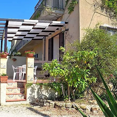 Scirocco Sleeps 4 Hotel 4*
